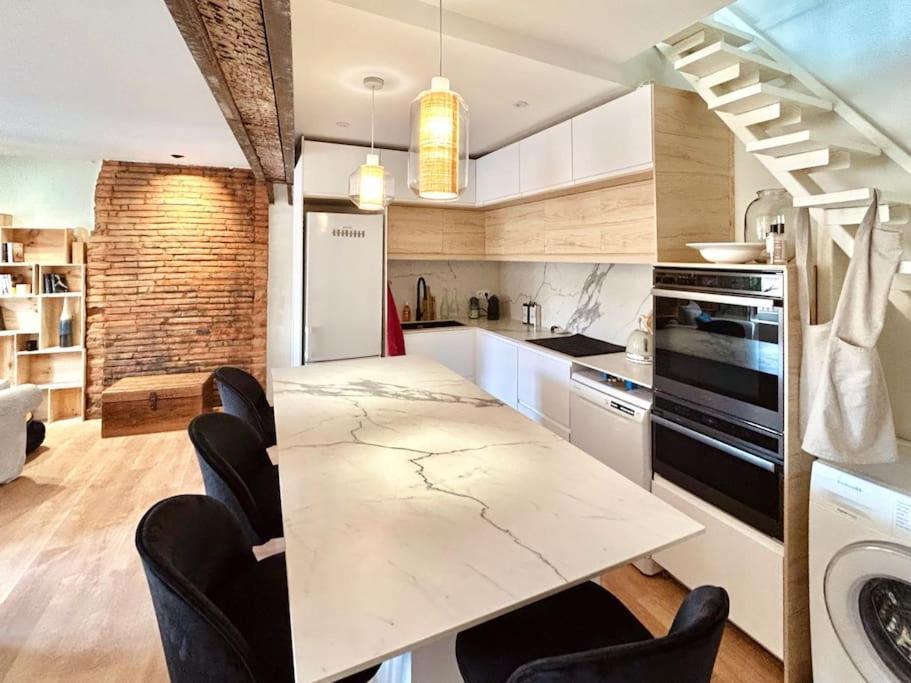 Les Puits Clos : Magnifique T2 Sous Les Toits Apartamento